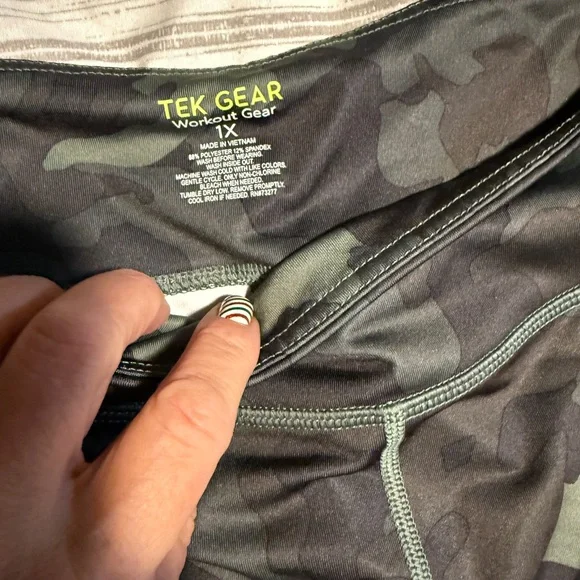 Tek Gear Camo and Black Workout Shorts “biker style” or “shapewear” - Picture 2 of 6
